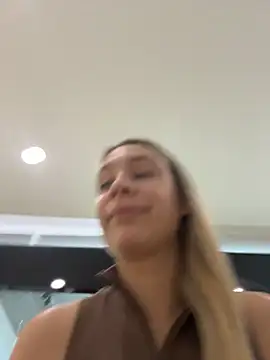 Chat XXX en directo de SashaCatt