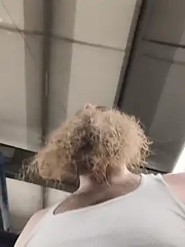 XXX chat uživo modela PopD69