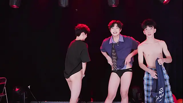 Chat +18 de AOA-ACE ao vivo