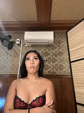 Chat XXX en directo de hugecock_tamira