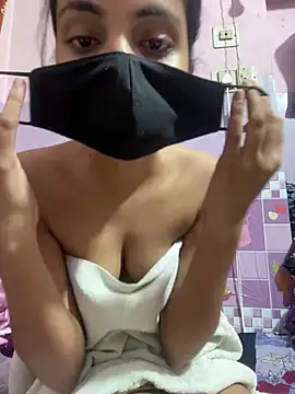 Sandhya_77 élő XXX-chatje