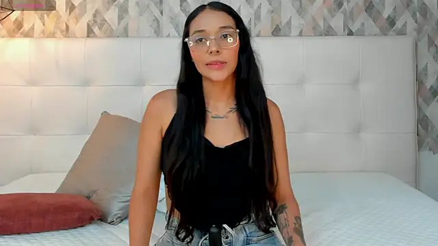 צ'אט XXX בשידור חי של Roseaurora