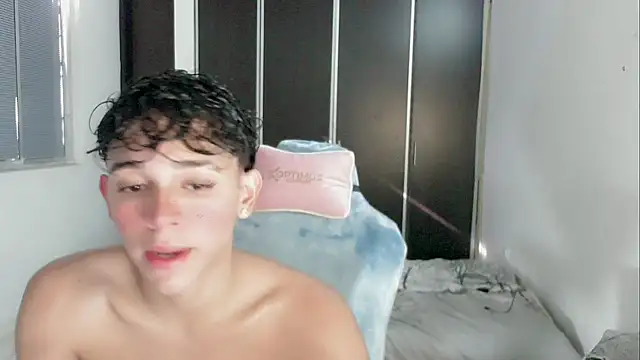 2c_Bby live XXX chat