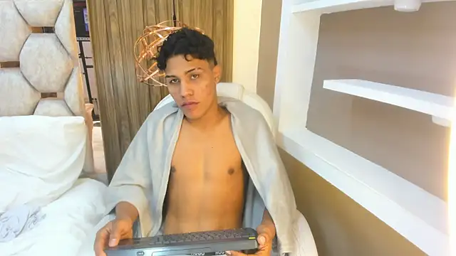 Colby_driscoll Chat XXX in diretta