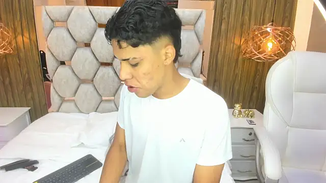 Colby_driscoll Chat XXX in diretta