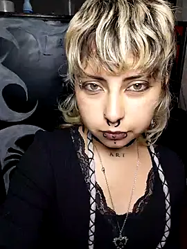 Cute_Chrixxx XXX чат на живо
