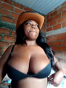 nanis_13 Adlı Modelin Canlı XXX Sohbeti