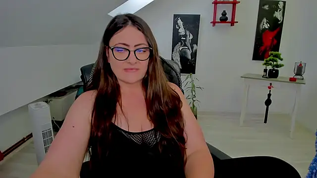 צ'אט XXX בשידור חי של MistressDarrah
