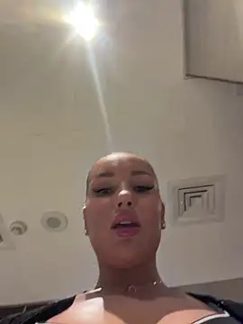 Syka0001's Live XXX Chat
