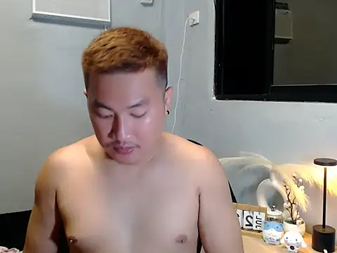 Bigdaddybear888 在線直播表演