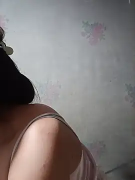 Chat XXX en directo de Alice-567
