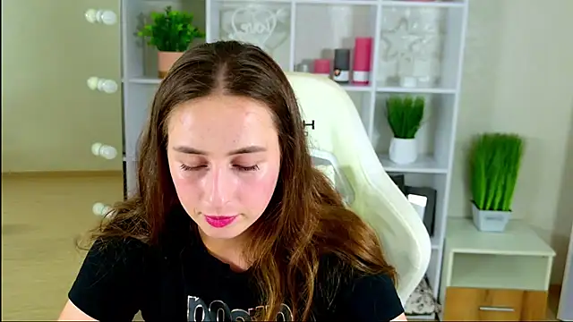 Chat +18 de NadinnL ao vivo