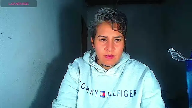 Chat XXX en directo de Yessi_rousse