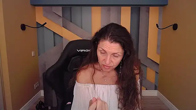 Chat XXX en directo de EllaLong
