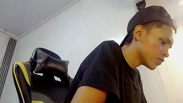 sombra_18 – webcam-show
