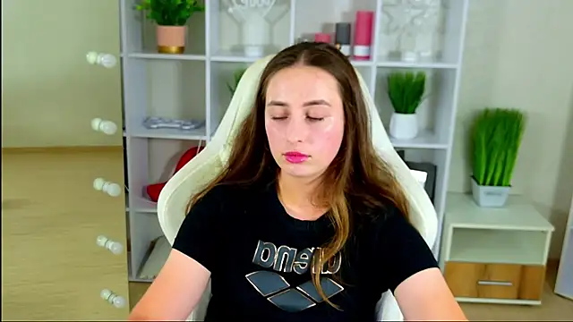 Chatroom XXX en direct de NadinnL
