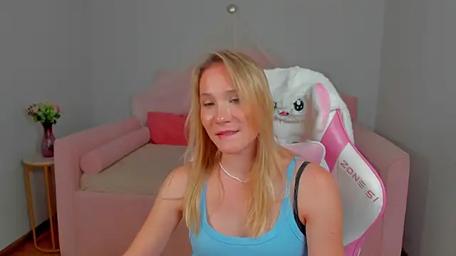 ElaraVoltage's Live XXX Chat