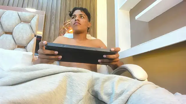 Colby_driscoll Chat XXX live
