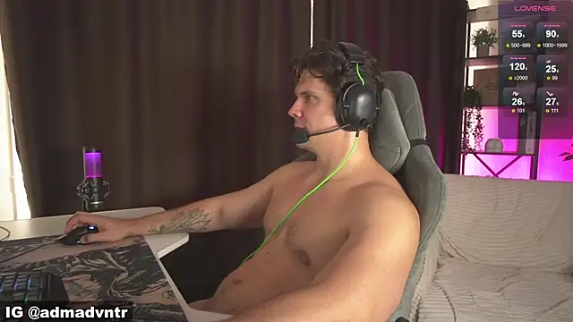 Chat +18 de Rus_adventure7 ao vivo