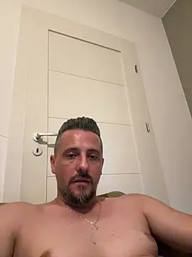 InsaneMattt live XXX chat