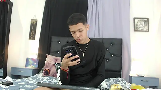 RoySteven Live XXX Chat