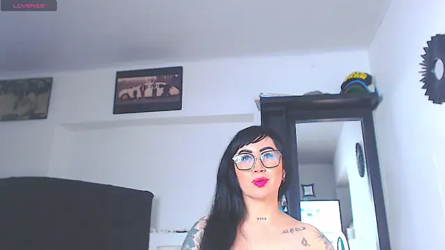 Vicky_hotmilf: онлайн-секс-чат