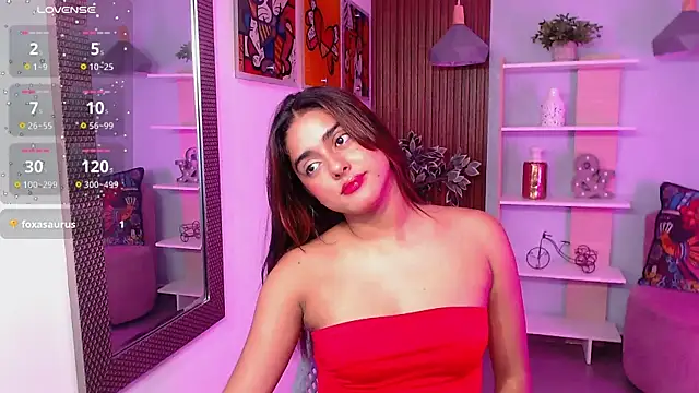 _Lucy_Grey_ Adlı Modelin Canlı XXX Sohbeti
