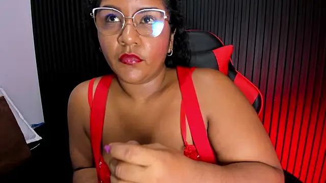 Mommy_Big_Ass – Naživo XXX chat