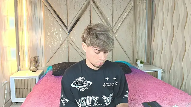 Twinfire_zeus Chat XXX live