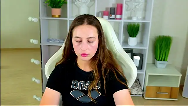 NadinnL XXX чат на живо