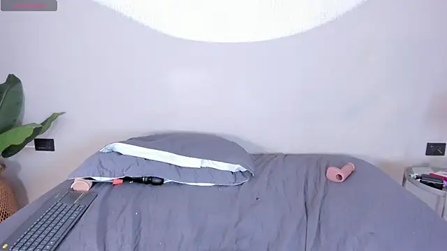 ainaah_'s Live XXX Chat