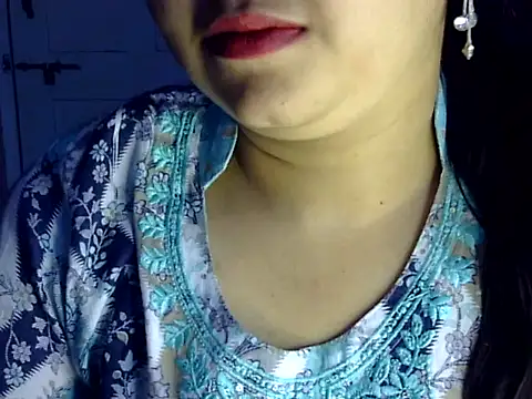Chat XXX en directo de Cute_Aliyaa