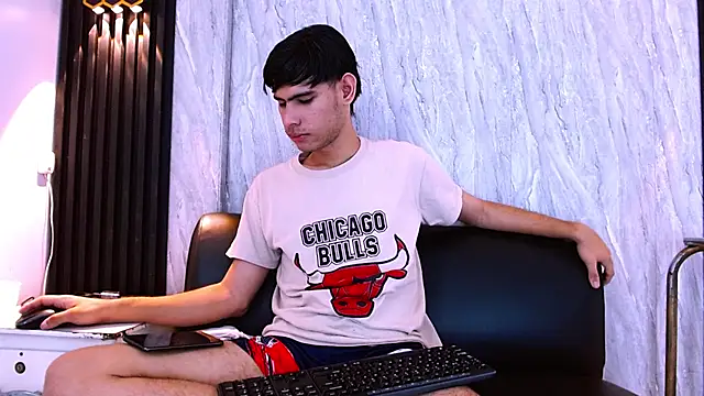 Kevin_Brooks1's Live XXX Chat
