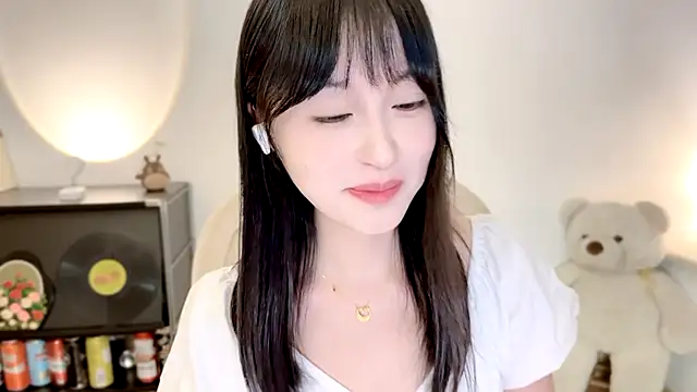 Onechestnutn Live XXX chat