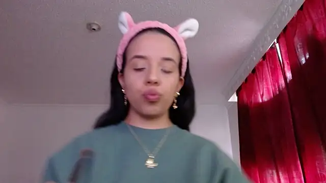 VALERY_MEER élő XXX-chatje