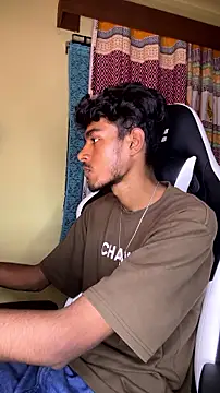 XXX chat uživo modela GunSlay