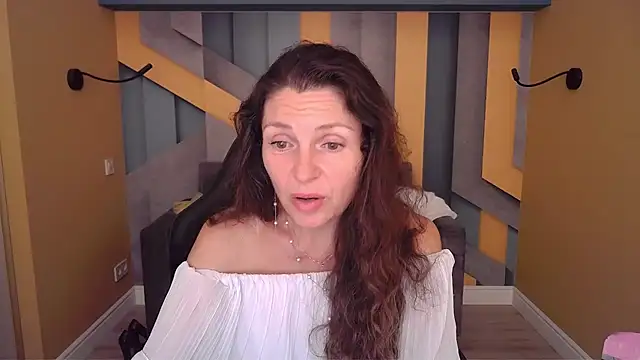 Chat +18 de EllaLong ao vivo
