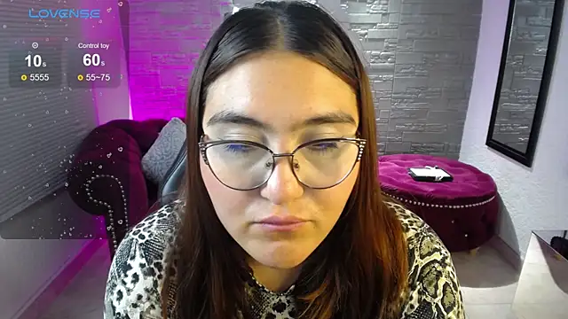 Chat +18 de conniejames_m ao vivo