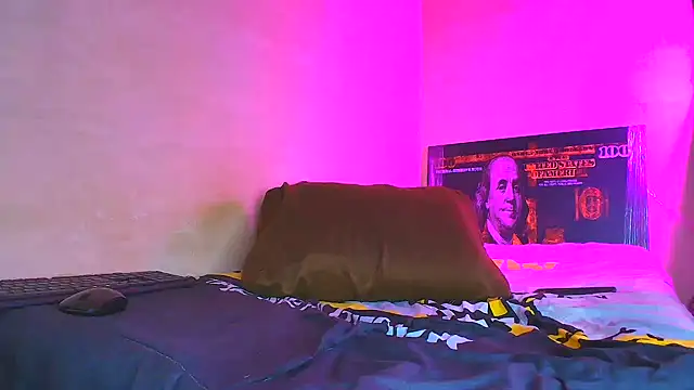 Thomass00 Adlı Modelin Canlı XXX Sohbeti