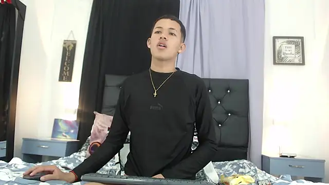 Chat XXX en directo de RoySteven