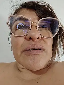 Chatroom XXX en direct de AlexxiaaMat