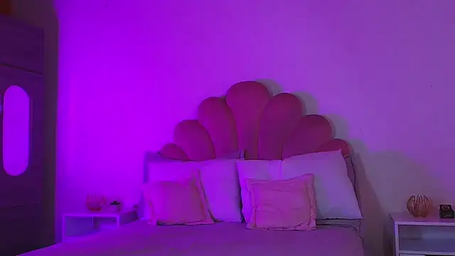 MiaColucci18 라이브 XXX 채팅