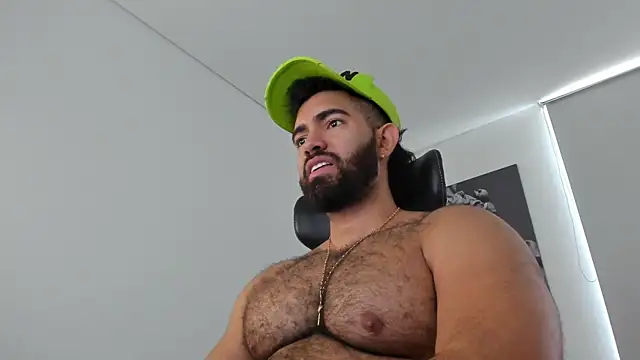 simonleon27's Live XXX Chat