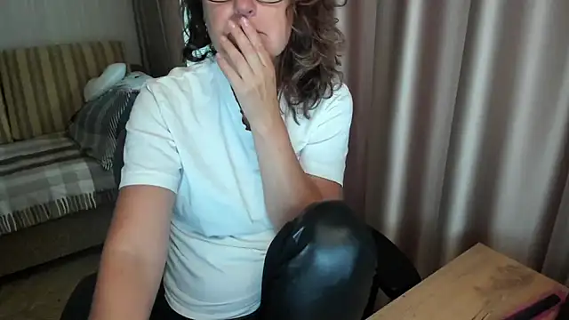 Chatroom XXX en direct de lauraoven