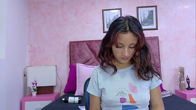 Vale_Rosse_ Adlı Modelin Canlı XXX Sohbeti