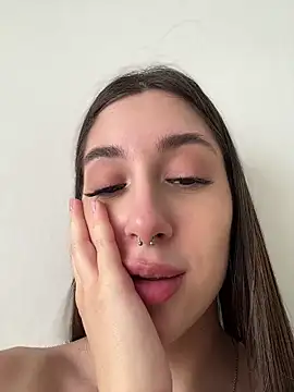 BOOMFOXY Adlı Modelin Canlı XXX Sohbeti