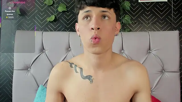 Axel__Evans Live XXX Chat