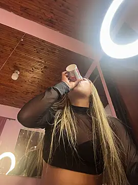 Chat XXX en directo de Kimmiebellarie