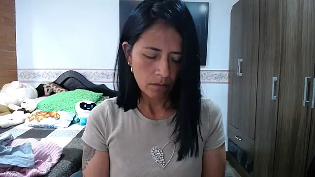 Chat XXX en directo de sharoon_cheerry