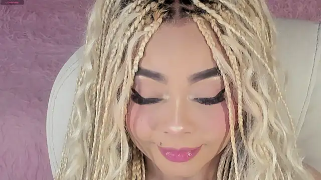 XXX chat uživo modela conny__curly